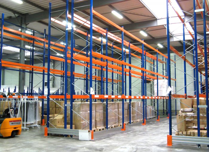 Photo de rayon métallique pour votre rayonnage léger, mi-lourd ou lourd.