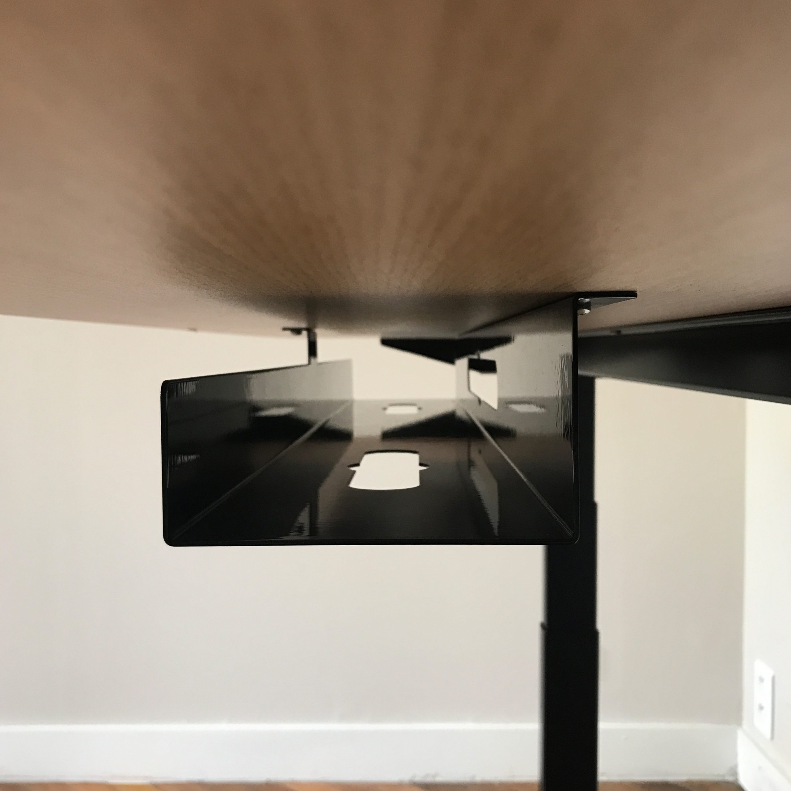 CACHE CABLE 4 scaled - CMC-France - Fournisseur de solutions logistiques et ergonomiques pour professionnels de l'industrie